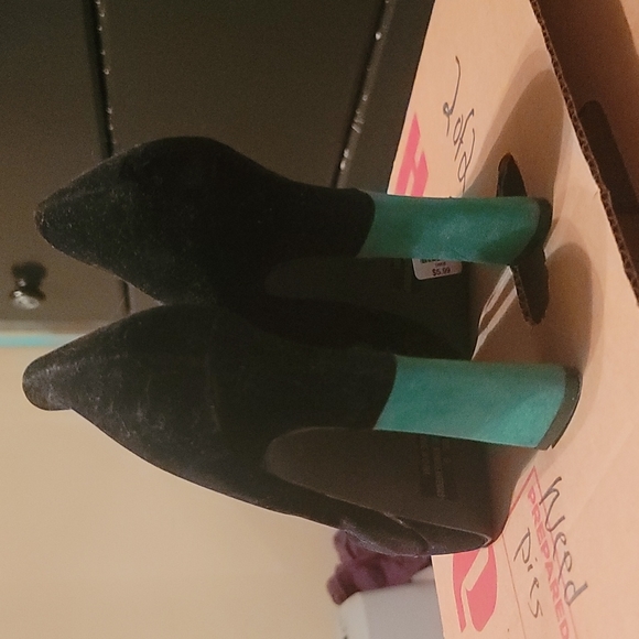Peep toe black teal heels - Picture 3 of 6
